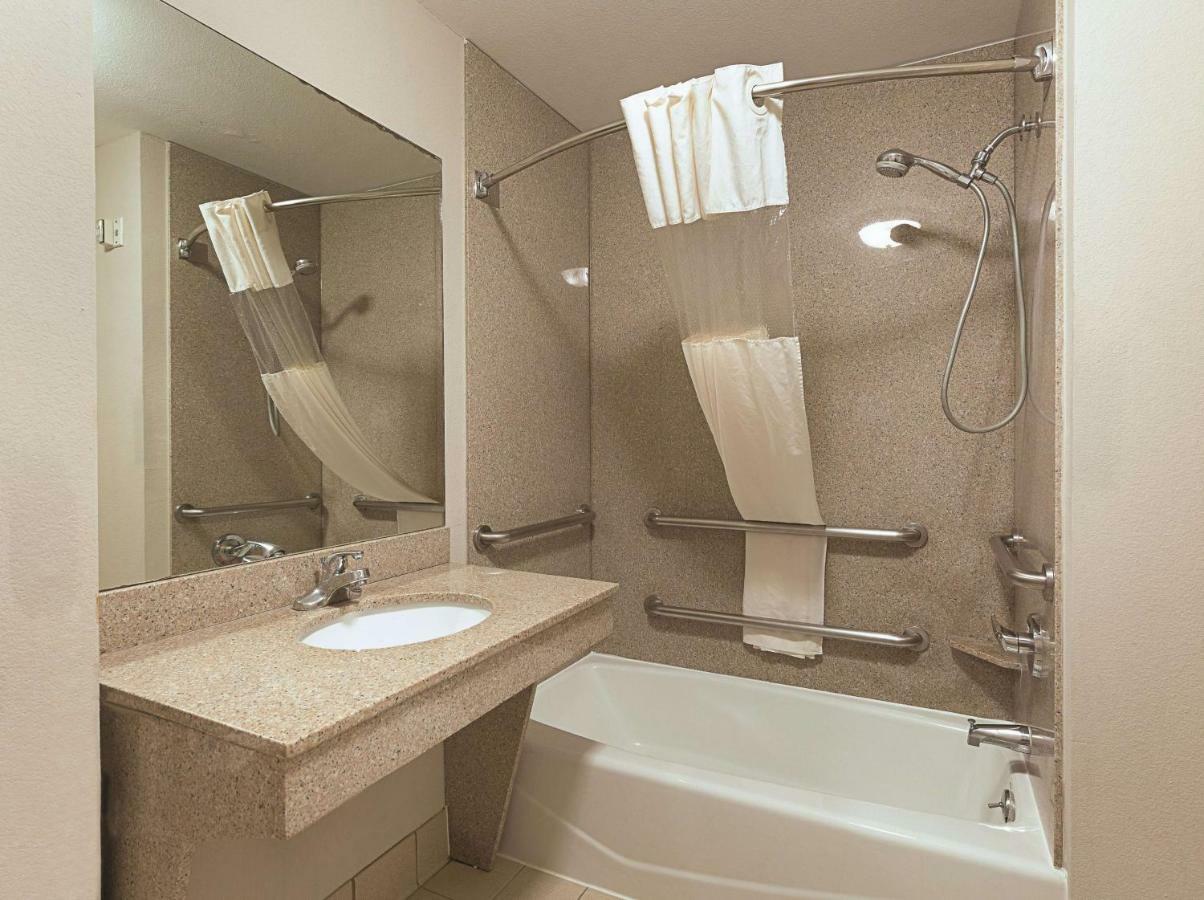 Kemah Edgewater Hotel, Surestay Collection By Best Western Сибрук Экстерьер фото